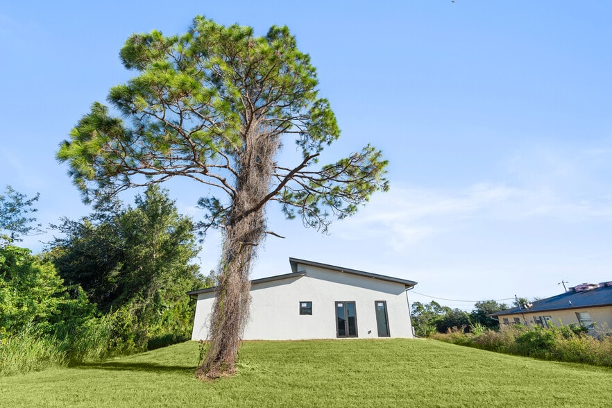 Building Photo - 2603 3rd St SW