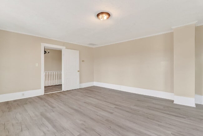 Building Photo - 409 Meadow Rd