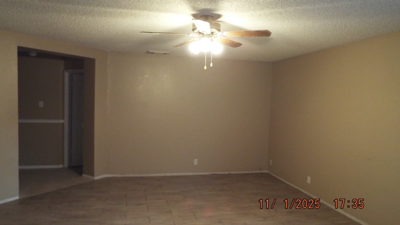 Building Photo - 1827 Leander