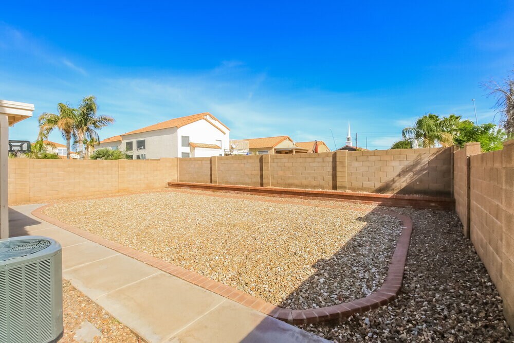 Building Photo - 633 S Balboa