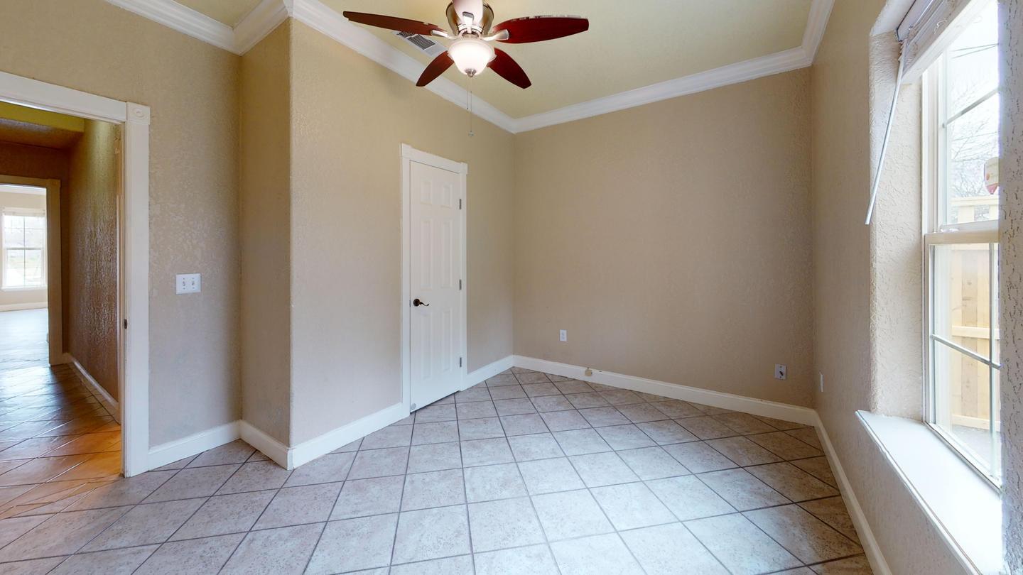 Building Photo - 7559 Glen Mont Dr