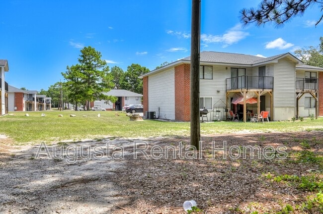 Building Photo - 2824 Thomas Ln
