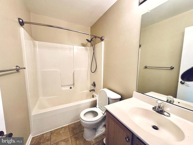 Building Photo - 4971 Clarendon Terrace