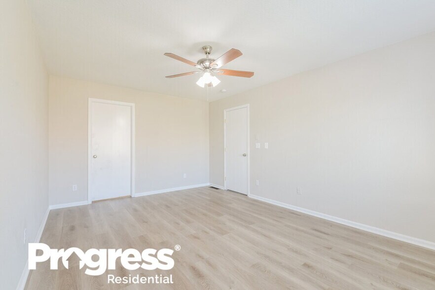 Building Photo - 4785 Biscay St