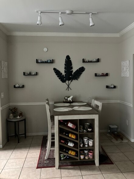 Building Photo - 6435 Manhattan Village Ave