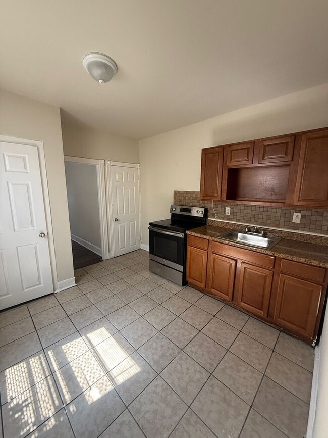 Building Photo - 3 BED 1.5 BATH HOME FOR RENT.