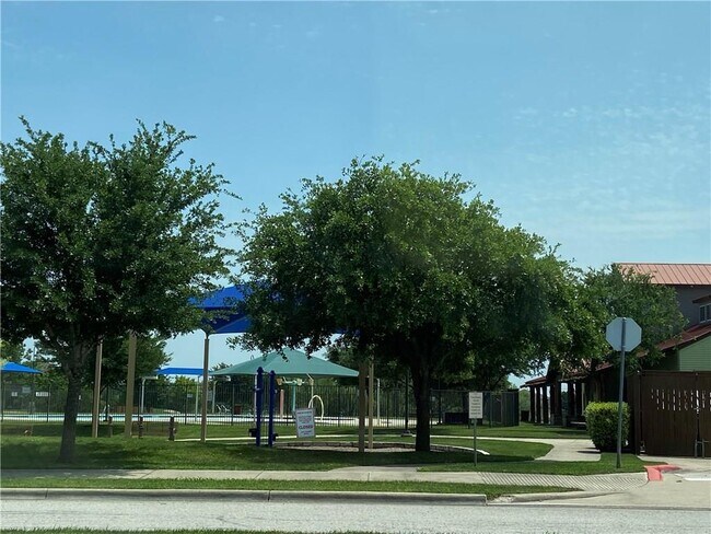 Building Photo - 21320 Hines Ln