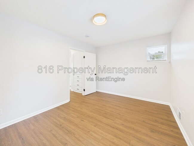 Building Photo - 7030 Ewing Ave
