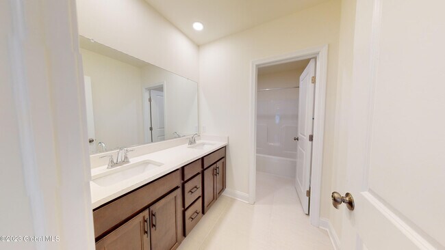 Building Photo - 544 NY-9P
