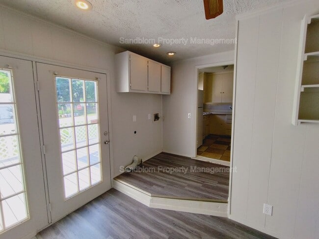 Building Photo - FOR LEASE | Tulsa | $1000 Rent | 2 Bed, 1 ...