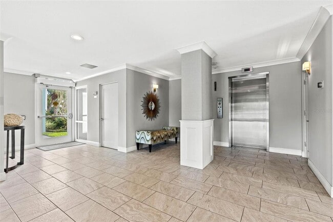 Building Photo - 1365 Snell Isle Blvd NE