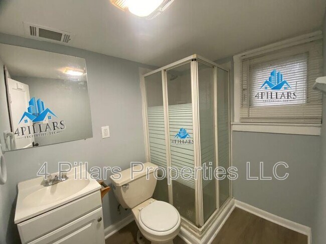 Building Photo - 5007 Magoun Ave