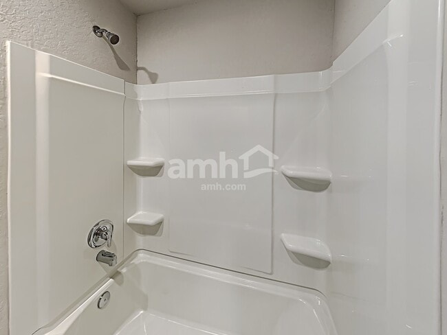 Building Photo - 10410 Varmus Dr