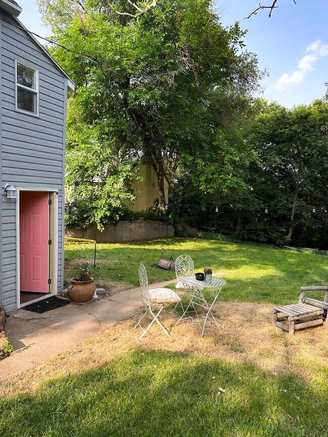 Building Photo - 2919 Elm St