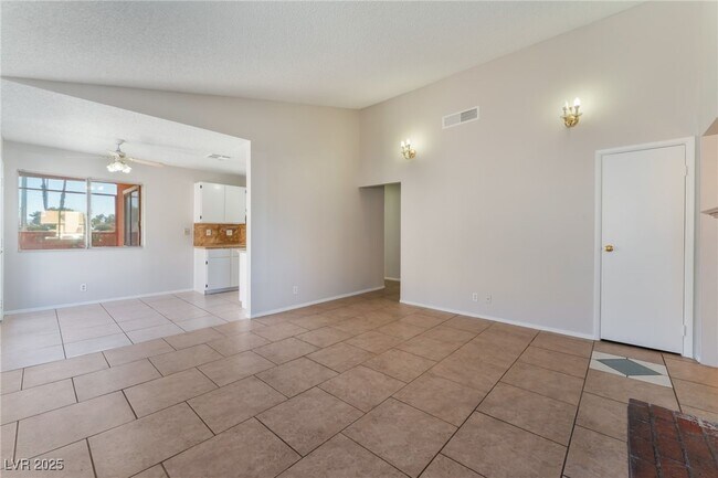 Building Photo - 5453 Requa Ave