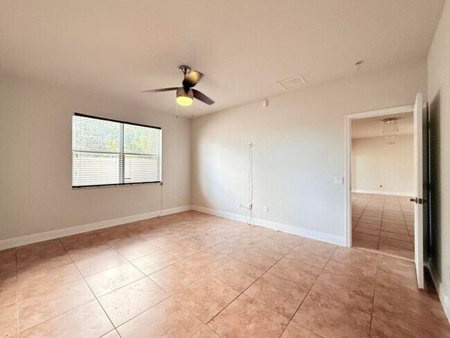 Building Photo - 888 Quartz Terrace