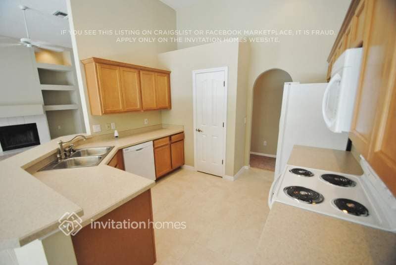 Building Photo - 76 Winding Oaks Ln