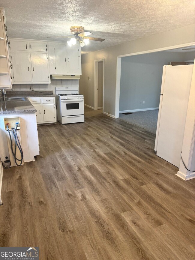 Building Photo - 2308 Kelleytown Rd