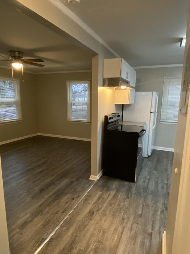 Building Photo - 1031 Revere St