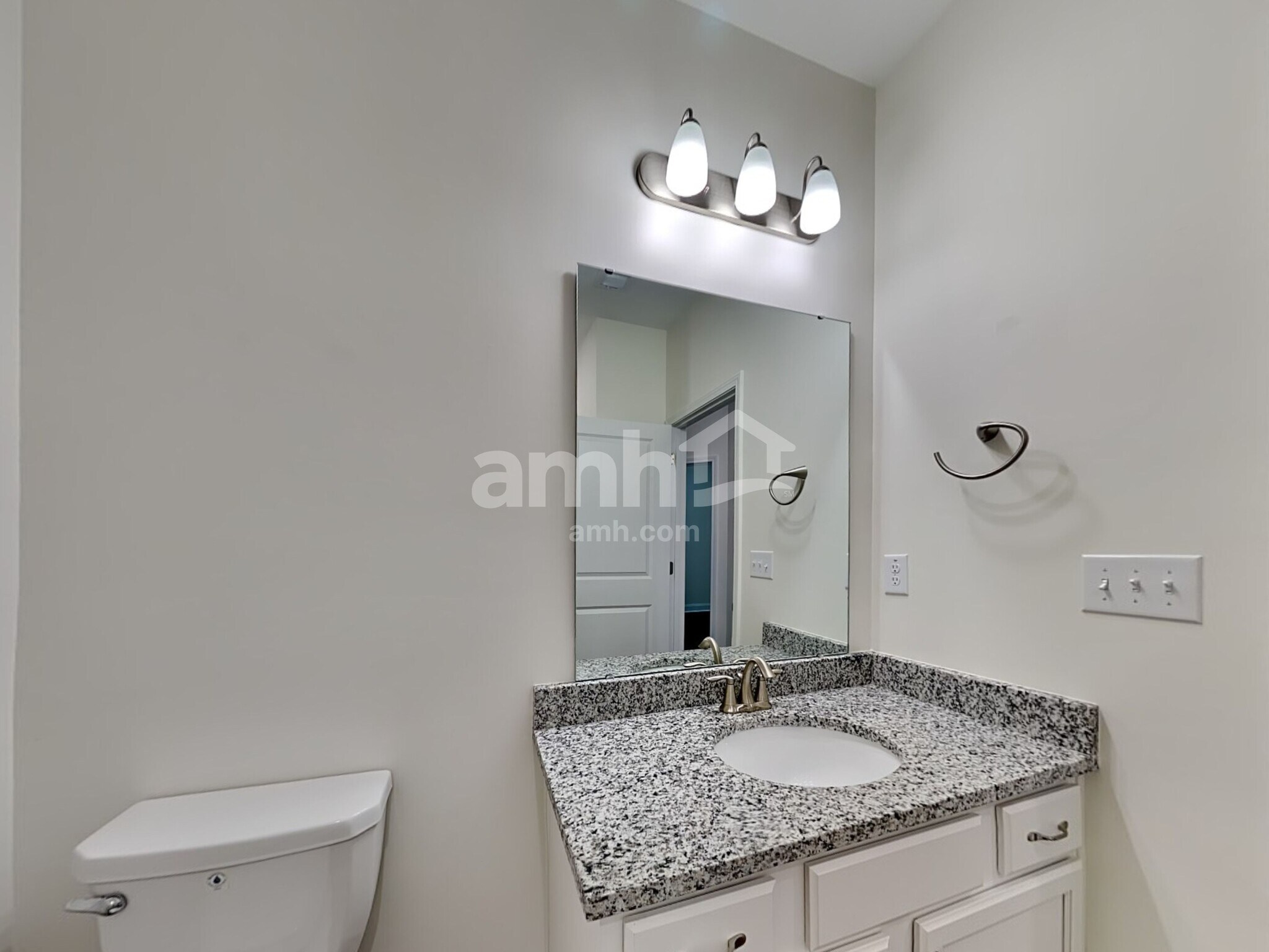 Building Photo - 322 Azore Way