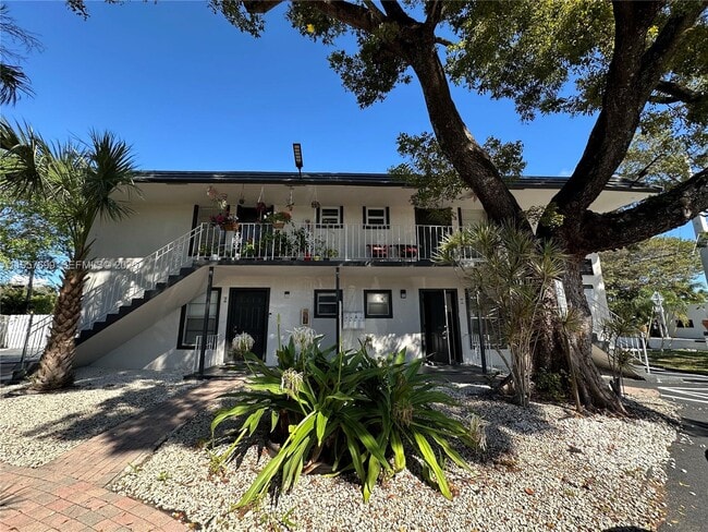 Building Photo - 1409 N Dixie Hwy