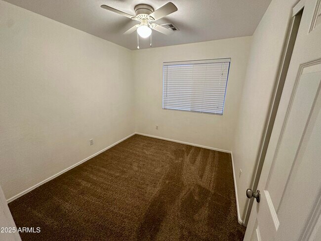 Building Photo - 14443 N 147th Dr