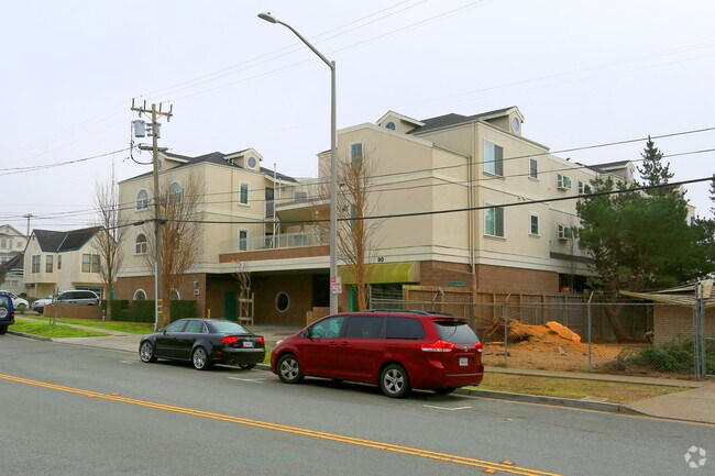 Primary Photo - 90 Oak Ave
