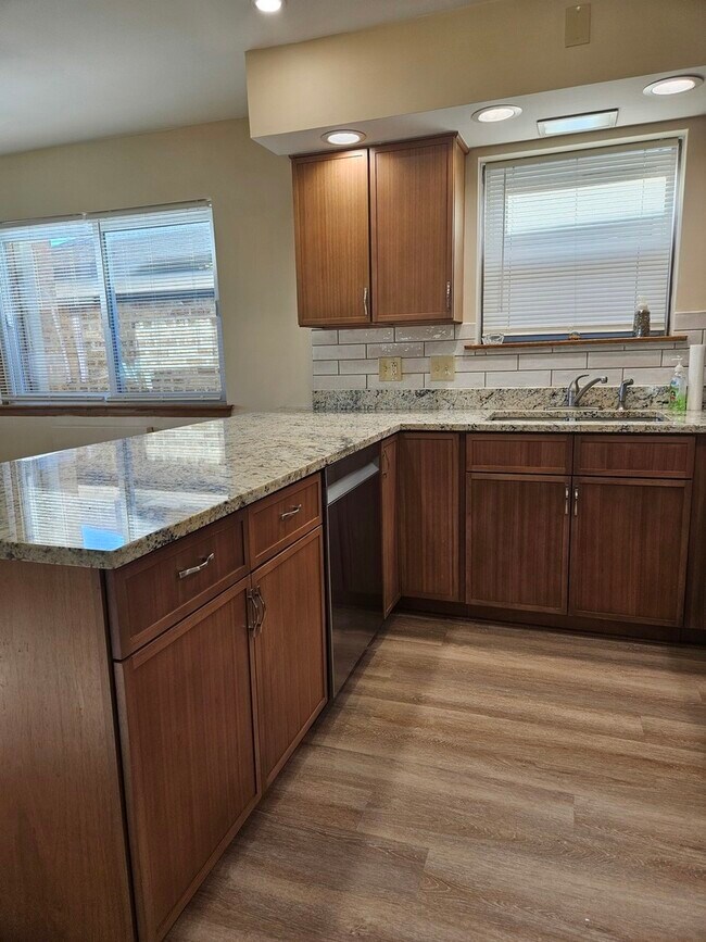 Building Photo - 2617 N 74th Ct