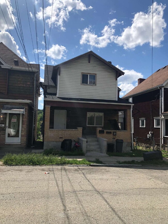 Building Photo - Cozy, Quiet 2 bedroom 1 bath! Section 8 approved!