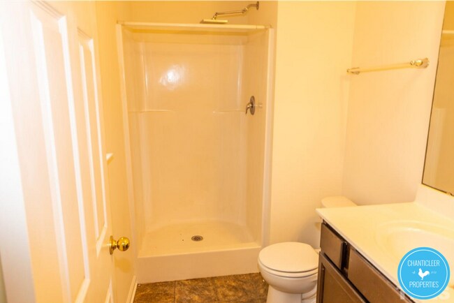 Building Photo - 917 Skinner Dr