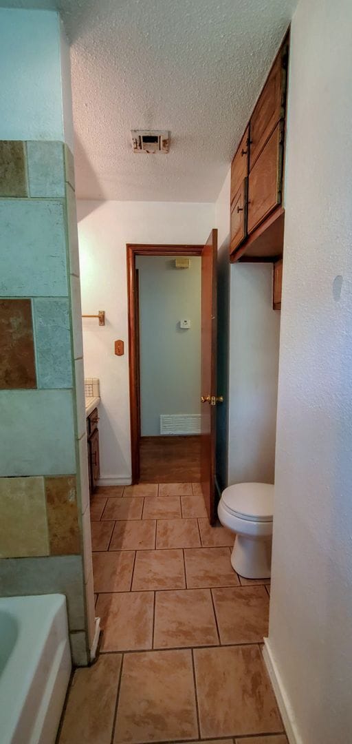 Building Photo - 3 Bedroom 1.5 Bath with Garage