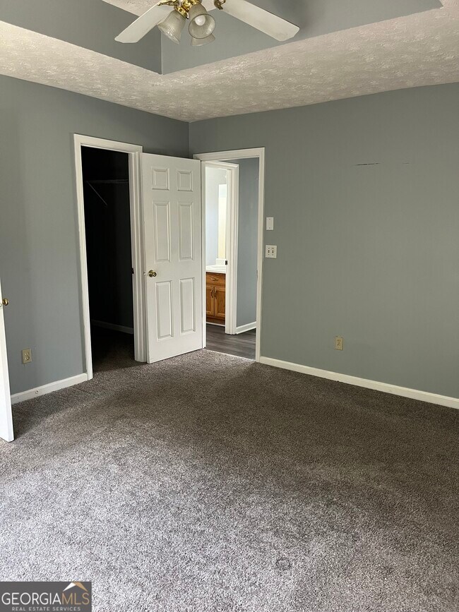 Building Photo - 506 Rosewood Cir