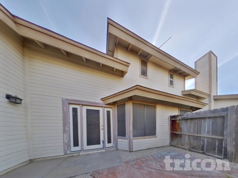 Building Photo - 2455 E Broadway Rd