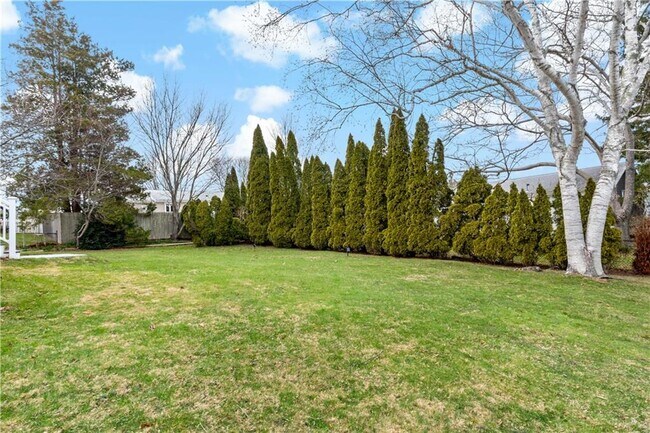 Building Photo - 3 Paul Ave