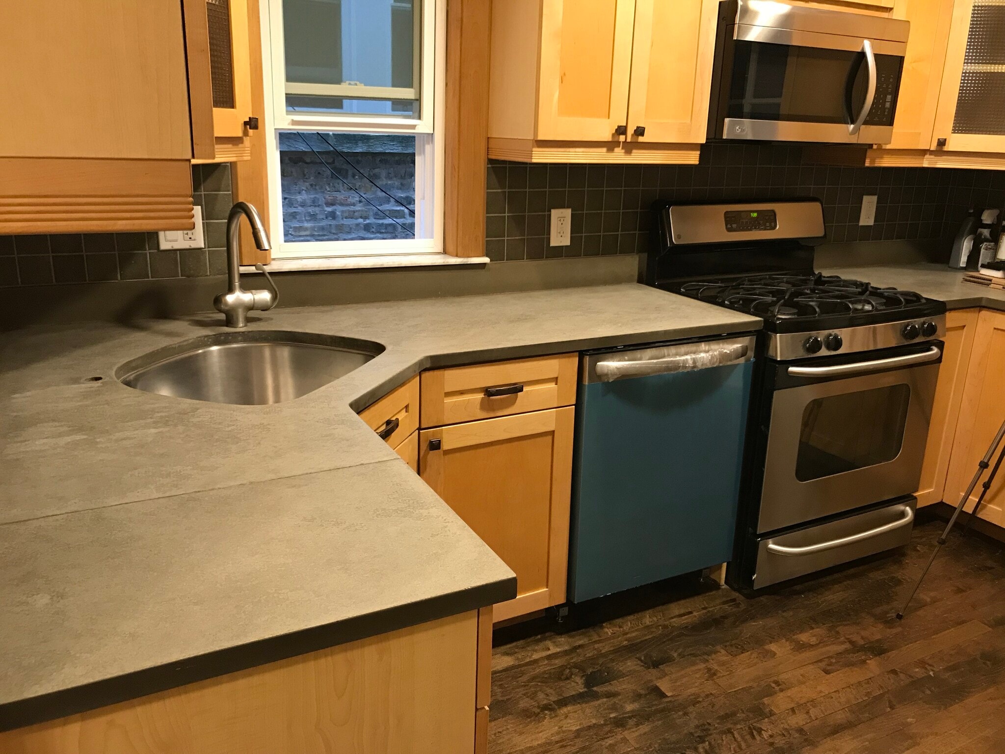 Building Photo - 5747 N Talman Ave