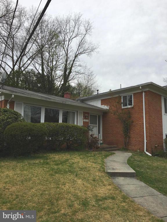 Building Photo - 9204 Bardon Rd