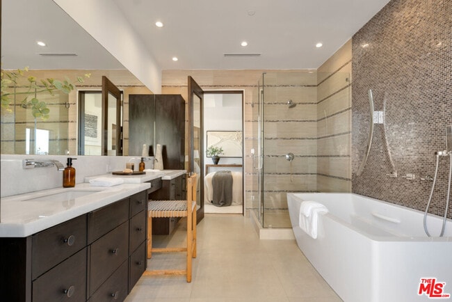 Building Photo - 3116 Elvido Dr