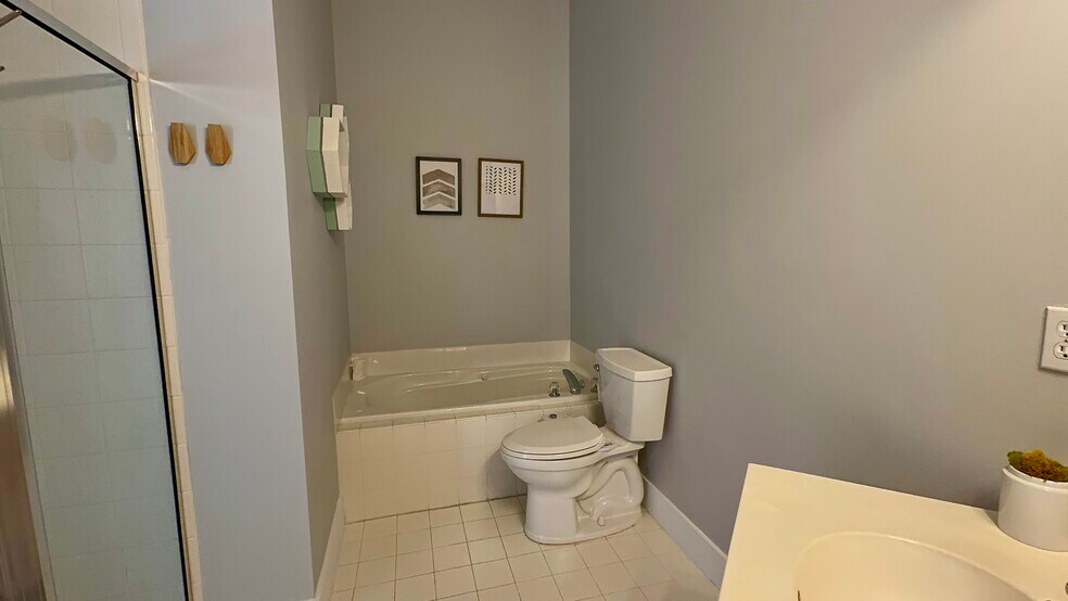 Building Photo - 5465 Grande Palm Cir