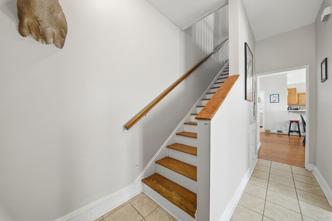 Building Photo - 146 W Seaview Ave