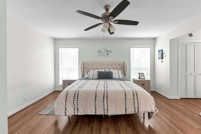 Building Photo - 22425 Augusta Dr