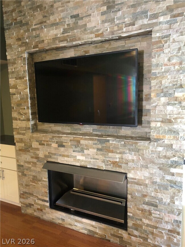 Building Photo - 7997 Flametree Ct