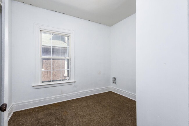 Building Photo - 1565 W Grand Blvd