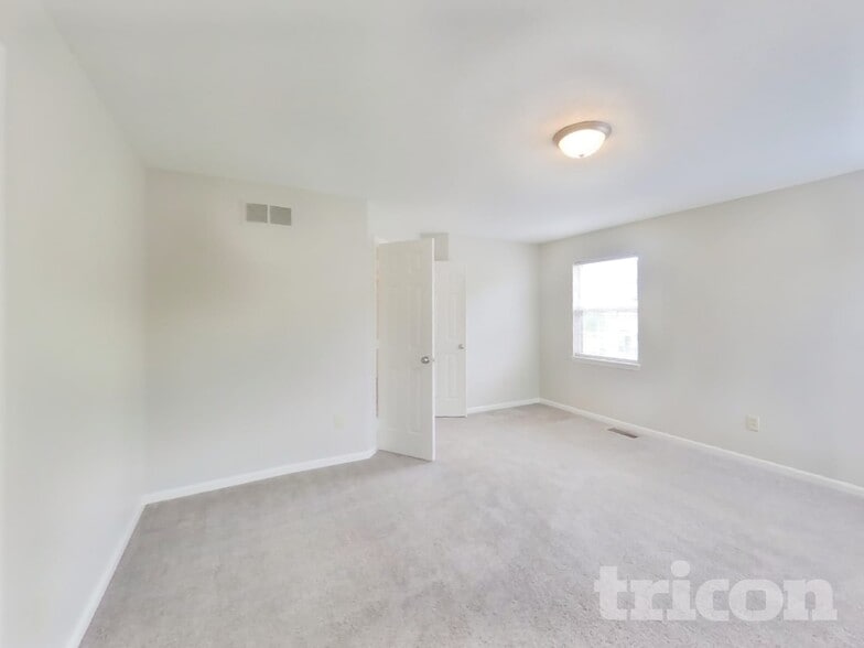 Building Photo - 3127 Woodlane Ct