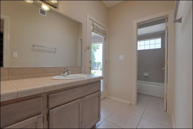 Building Photo - 1435 Cloud Ridge Dr
