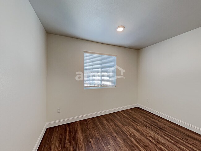 Building Photo - 723 Terrain Star Ave