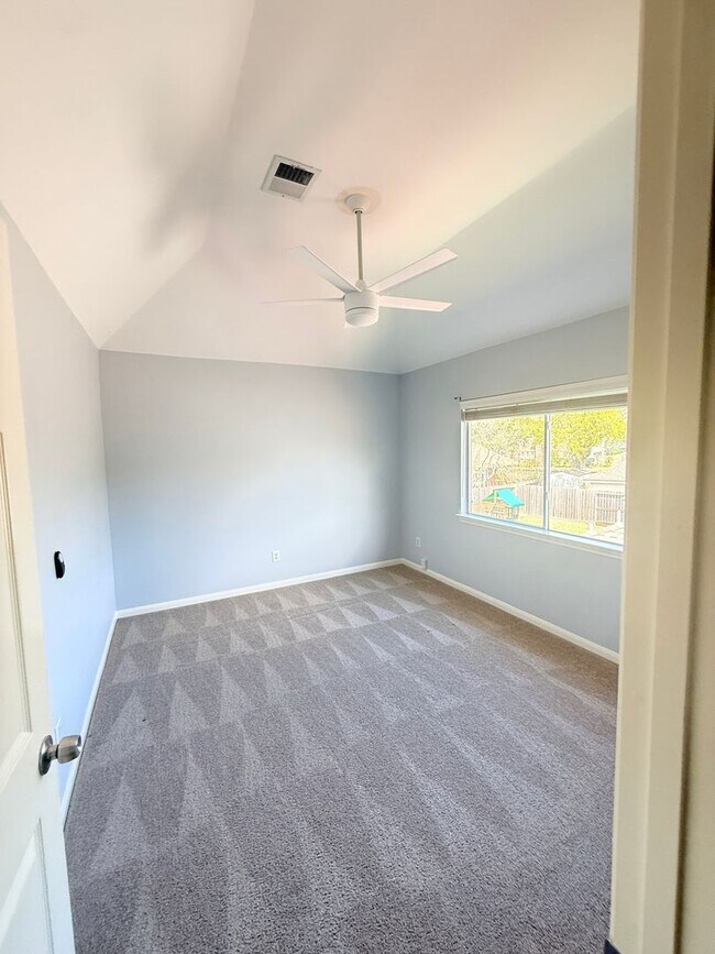 Building Photo - 4 Bedroom, 3 Car Garage Single Family Home in League City