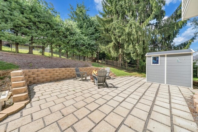 Building Photo - 504 Cedar Orchard Dr W