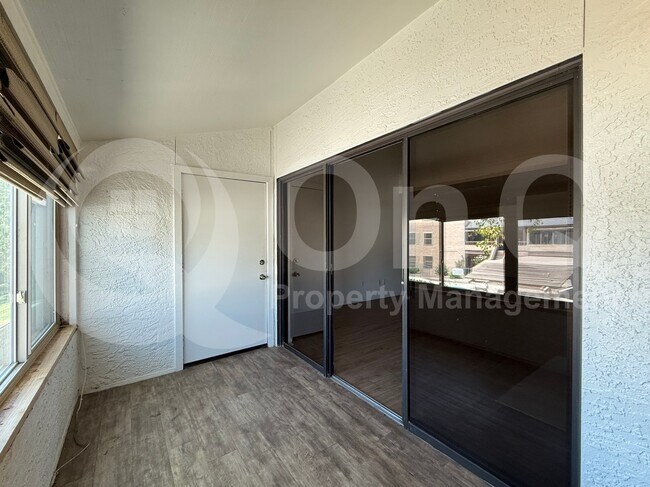 Building Photo - 5998 N 78th St