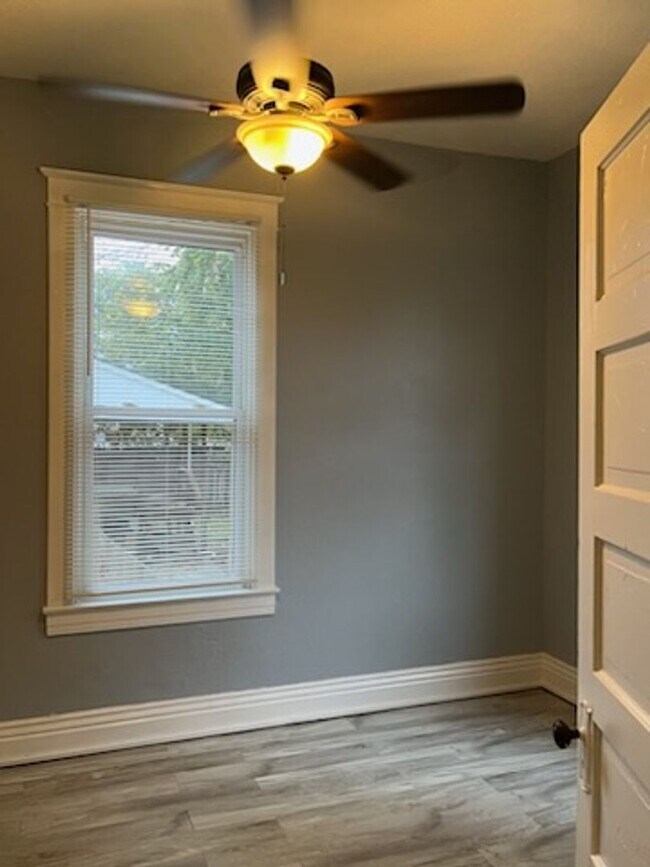 Building Photo - Newly update 3/1 bed and bath home for rent