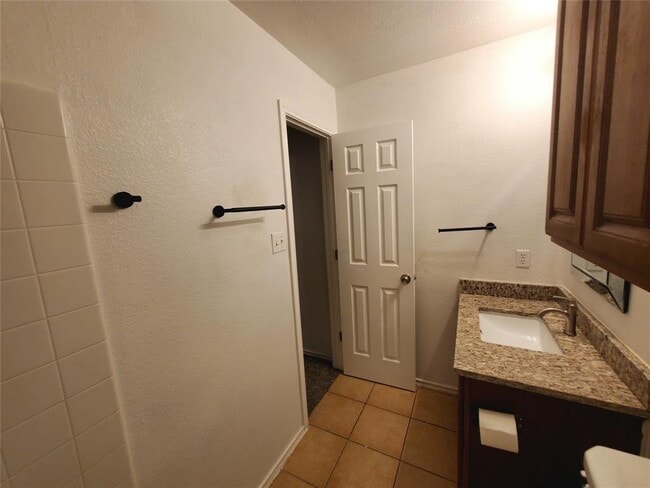 Building Photo - 17909 Maxa Dr